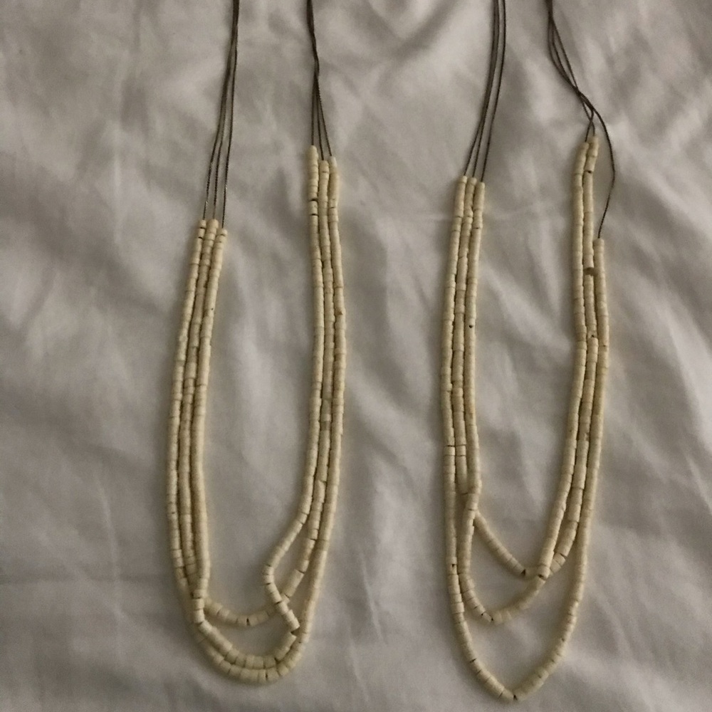 • 2  l a y e r i n g // necklaces •